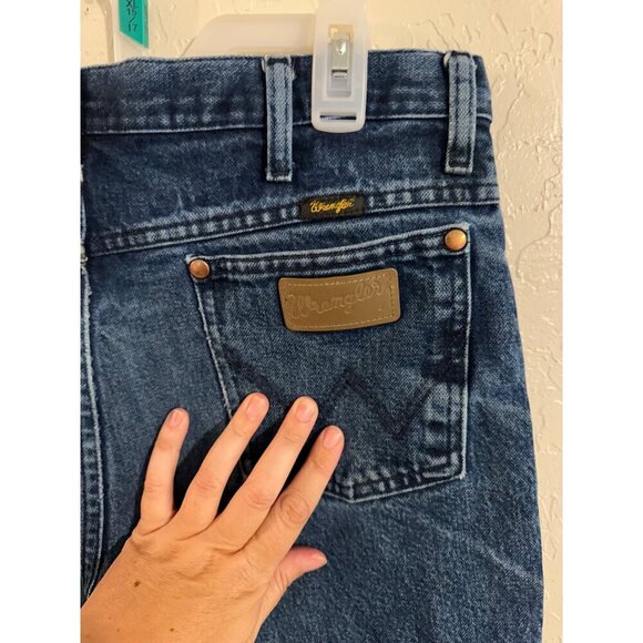 Wrangler Dark Wash Distressed Style Straight Leg Jeans - Picture 10 of 11